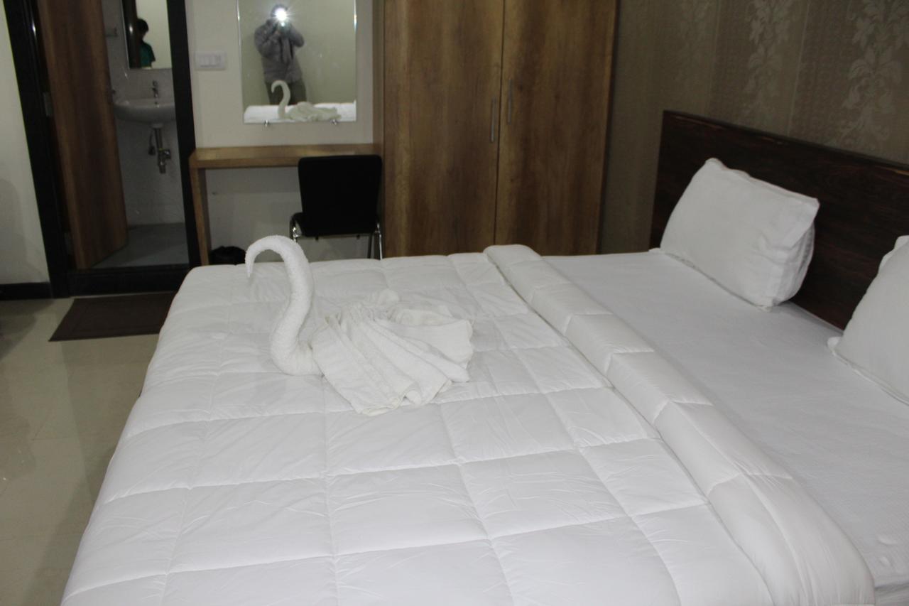 מלון Rājahmundry Sitara Elite מראה חיצוני תמונה